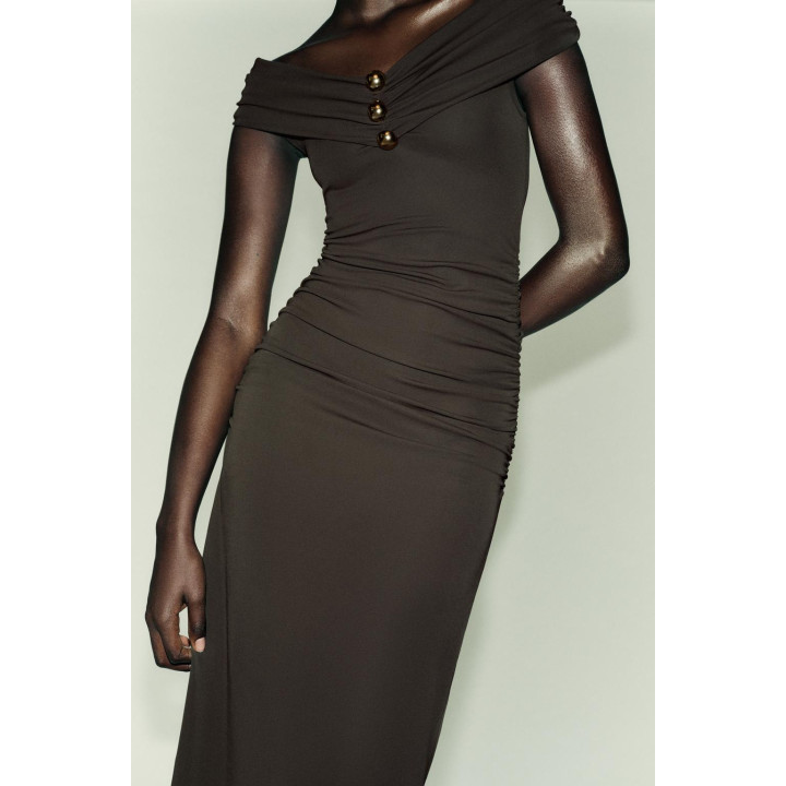 ДЛИННОЕ ПЛАТЬЕ СО СБОРКАМИ