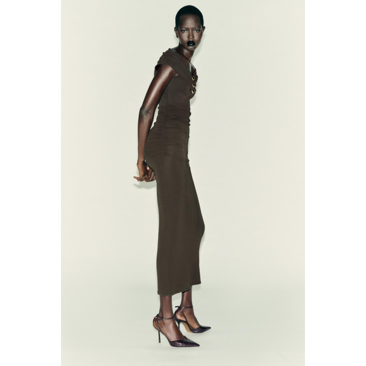 ДЛИННОЕ ПЛАТЬЕ СО СБОРКАМИ