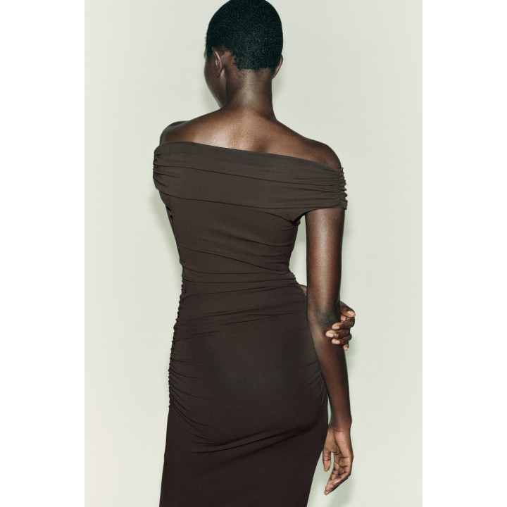 ДЛИННОЕ ПЛАТЬЕ СО СБОРКАМИ