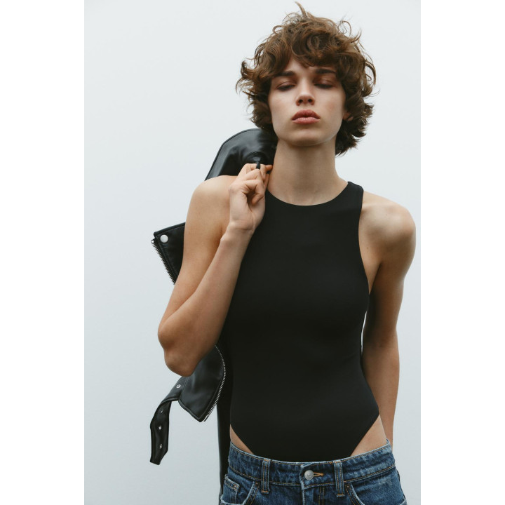 БОДИ ИЗ ПОЛИАМИДА С ГОРЛОВИНОЙ ХАЛТЕР