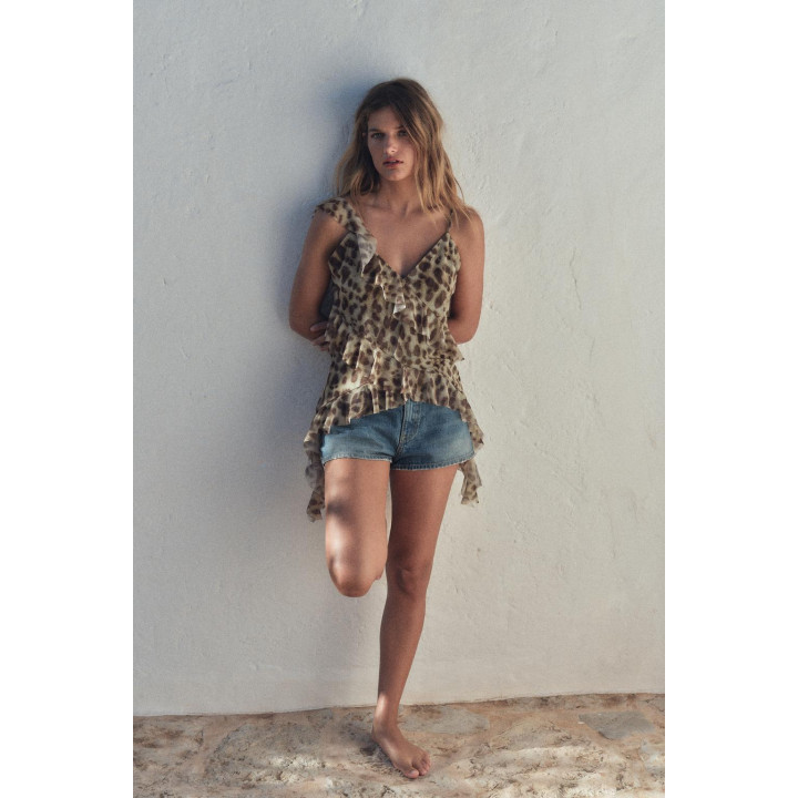 ТОП ИЗ ПОЛУПРОЗРАЧНОЙ ТКАНИ С ПРИНТОМ И ВОЛАНАМИ