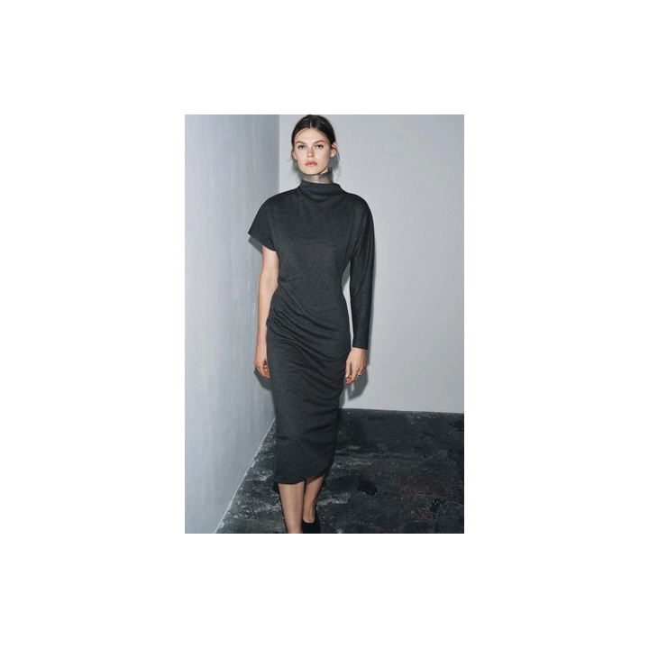 ДЛИННОЕ ПЛАТЬЕ АСИММЕТРИЧНОГО КРОЯ