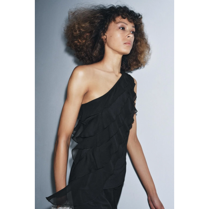 АСИММЕТРИЧНЫЙ ТОП С ВОЛАНАМИ