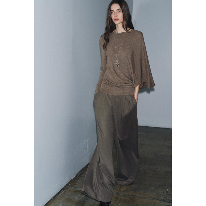 Асимметричный топ с накидкой