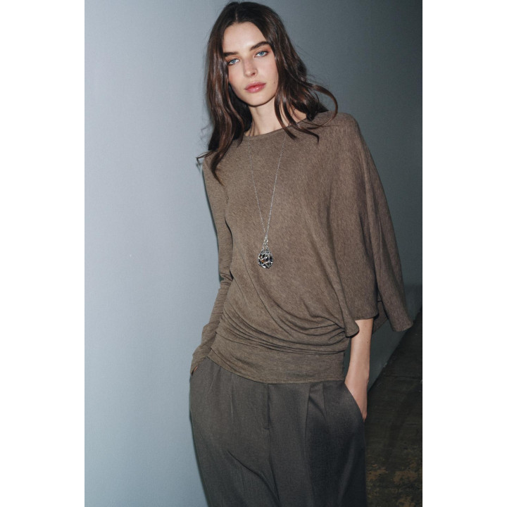 Асимметричный топ с накидкой