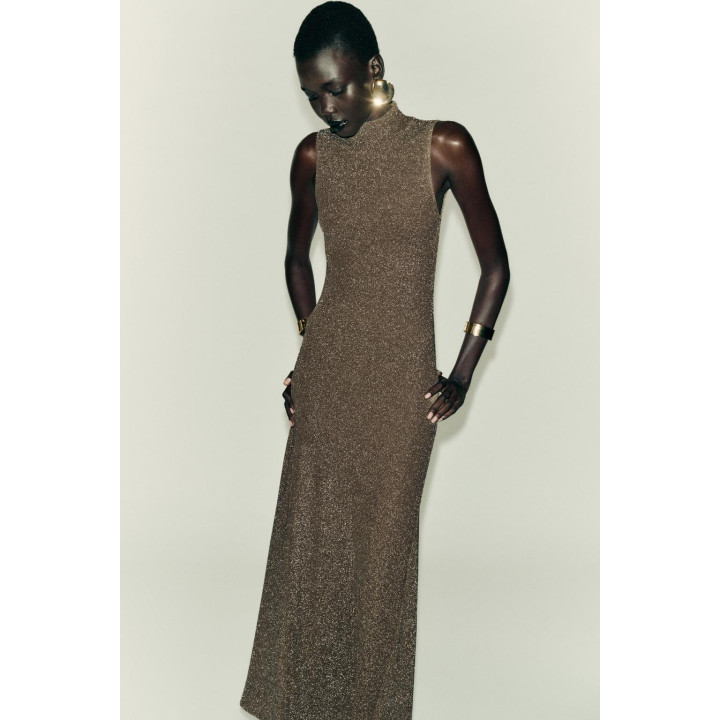 ПЛАТЬЕ БЕЗ РУКАВОВ С МЕТАЛЛИЗИРОВАННОЙ НИТЬЮ