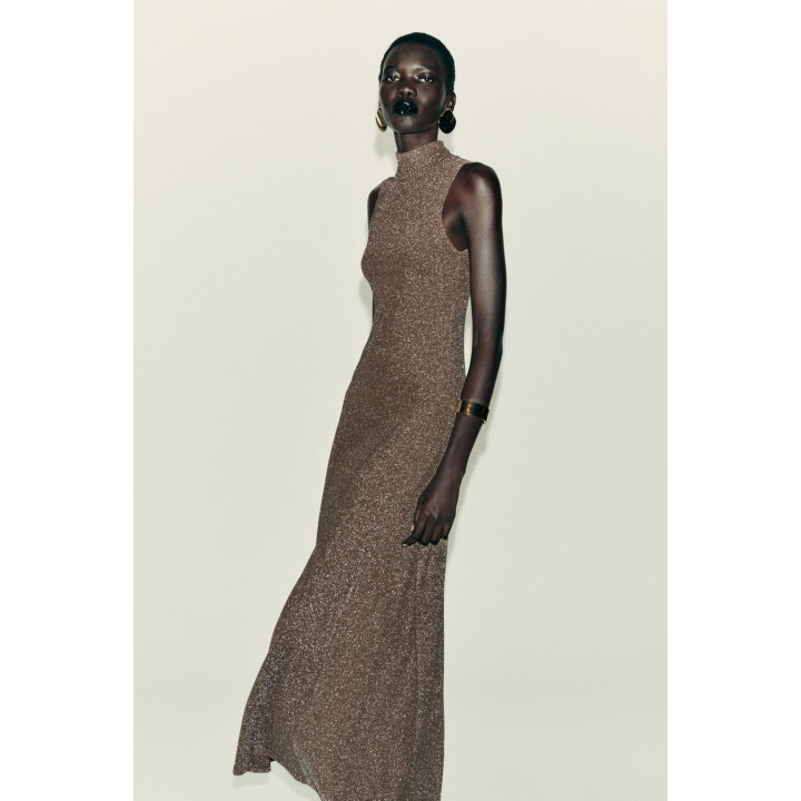 ПЛАТЬЕ БЕЗ РУКАВОВ С МЕТАЛЛИЗИРОВАННОЙ НИТЬЮ