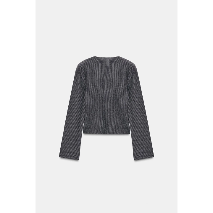 Топ с плечевыми накладками и полосками