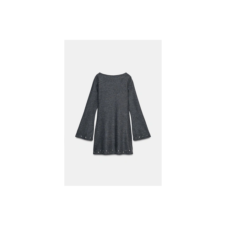 КОРОТКОЕ МЯГКОЕ ПЛАТЬЕ С ЗАКЛЕПКАМИ