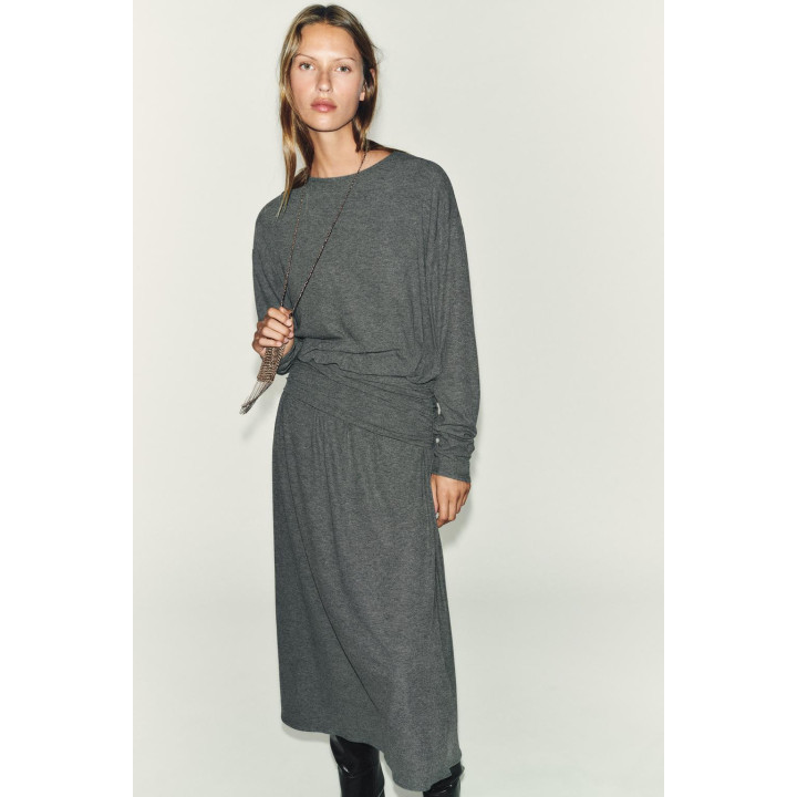 МЯГКОЕ ПЛАТЬЕ С ПОЯСОМ