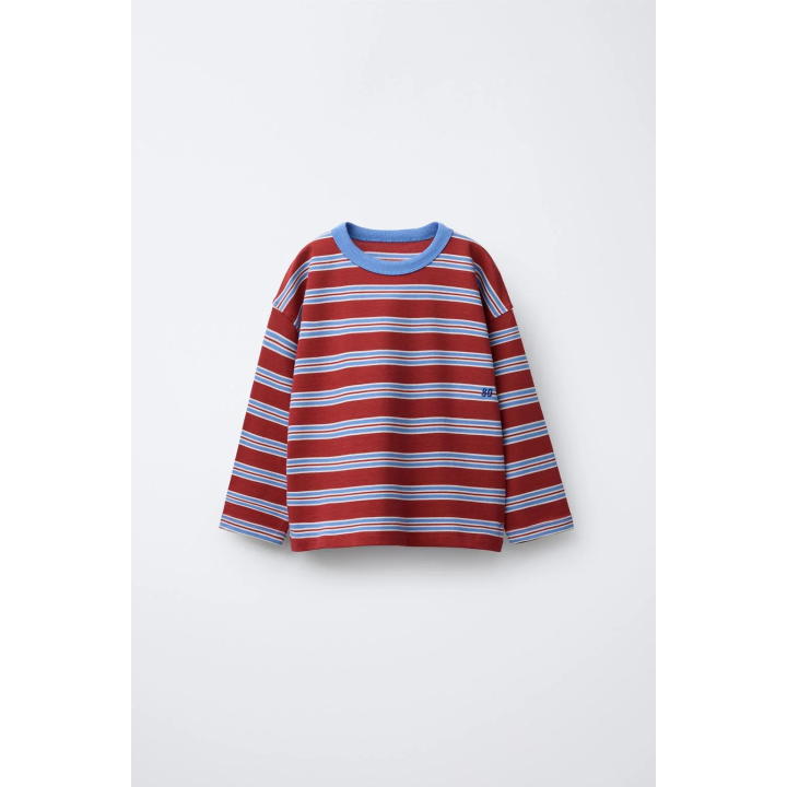 Футболка с вышивкой полосками