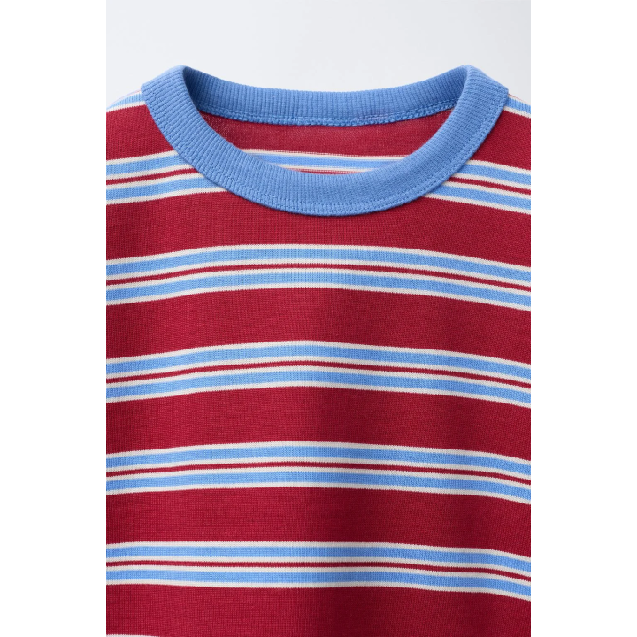 Футболка с вышивкой полосками