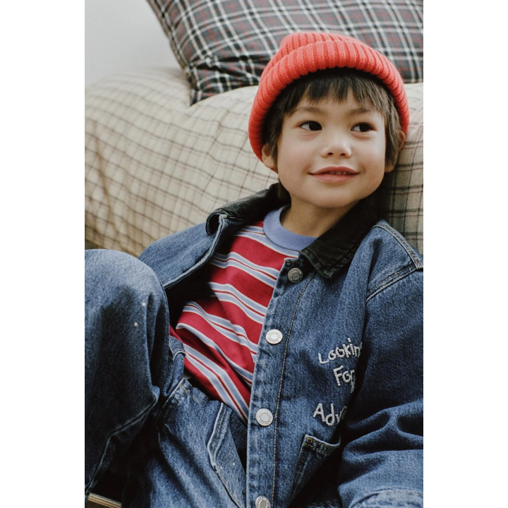 Футболка с вышивкой полосками