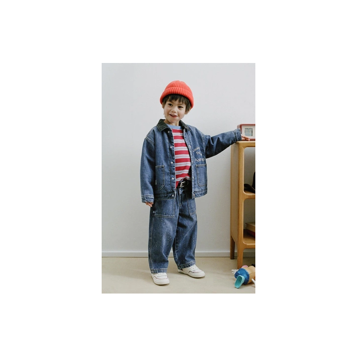 Футболка с вышивкой полосками