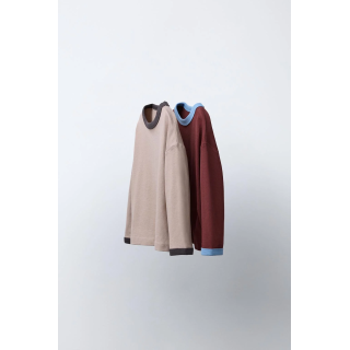 Набор из двух простых футболок с контрастными оборками