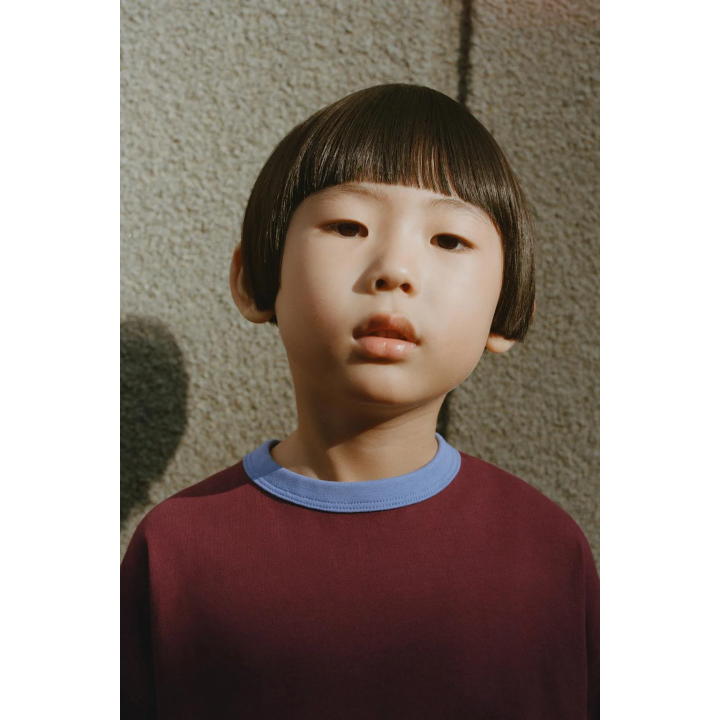 Набор из двух простых футболок с контрастными оборками