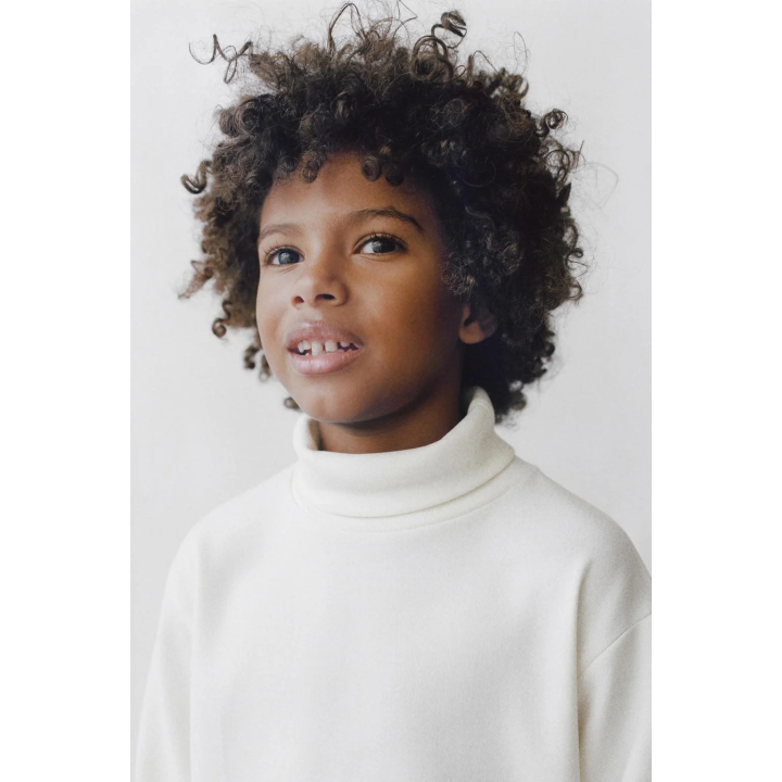 ФУТБОЛКА С ВЫСОКИМ ВОРОТНИКОМ