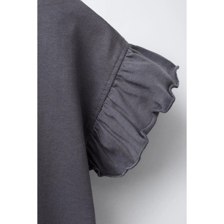 ОДНОТОННАЯ ФУТБОЛКА С ВОЛАНАМИ