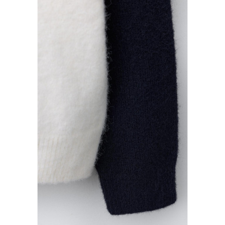 ДЖЕМПЕР С ТЕКСТОМ И КОНТРАСТНЫМИ РУКАВАМИ