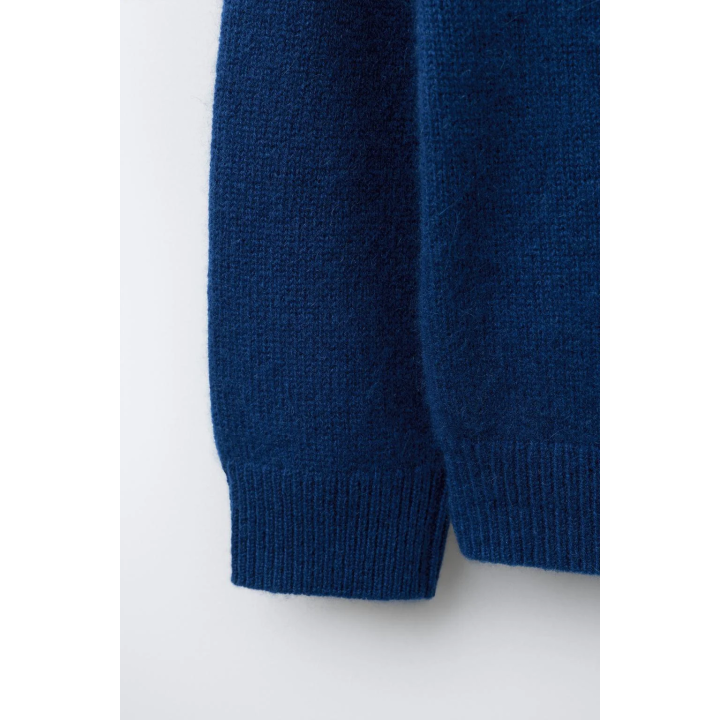 КАШЕМИРОВЫЙ СВИТЕР