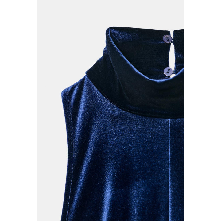 Длинное платье с открытой спиной