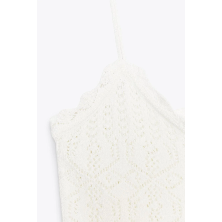 Топ с вырезами и бретельками