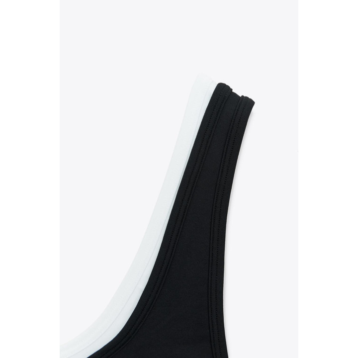 СПОРТИВНЫЙ КРОП-ТОП С ЭФФЕКТОМ ДВОЙНОГО