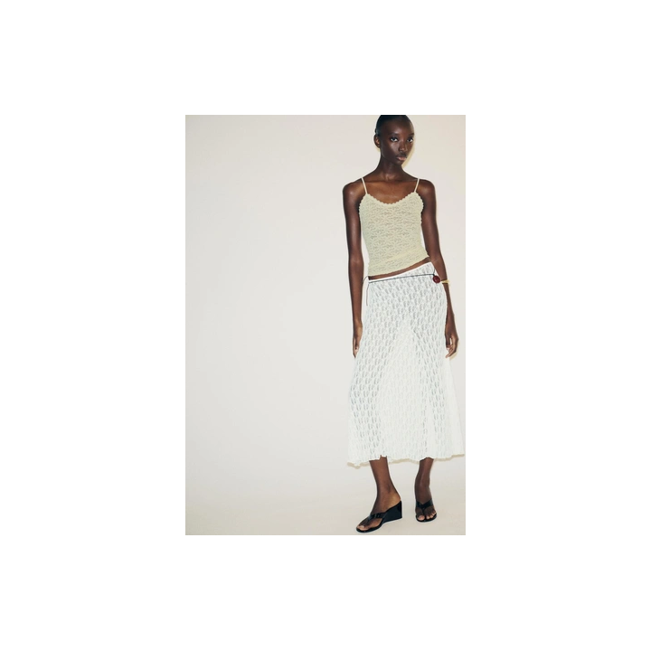 КРУЖЕВНОЙ ТОП НА БРЕТЕЛЯХ