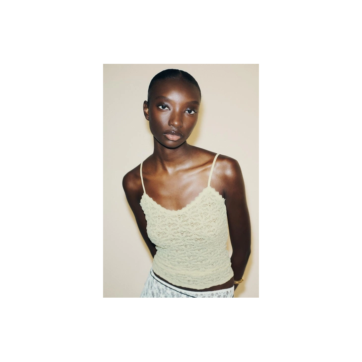 КРУЖЕВНОЙ ТОП НА БРЕТЕЛЯХ