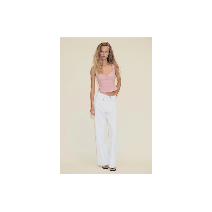 ТОП ИЗ КРЕПА С ПУГОВИЦЕЙ-УКРАШЕНИЕМ