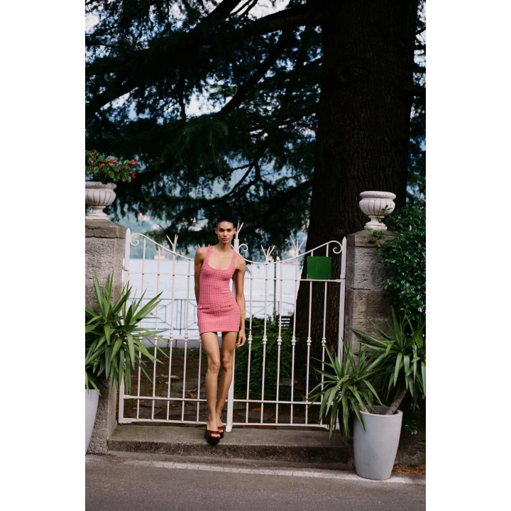 КОРОТКОЕ ПЛАТЬЕ ИЗ ЭЛАСТИЧНОЙ ТКАНИ