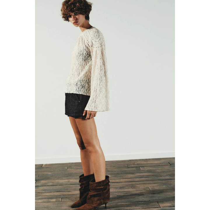 ТОП С КРУЖЕВОМ И ЗАКЛЕПКАМИ