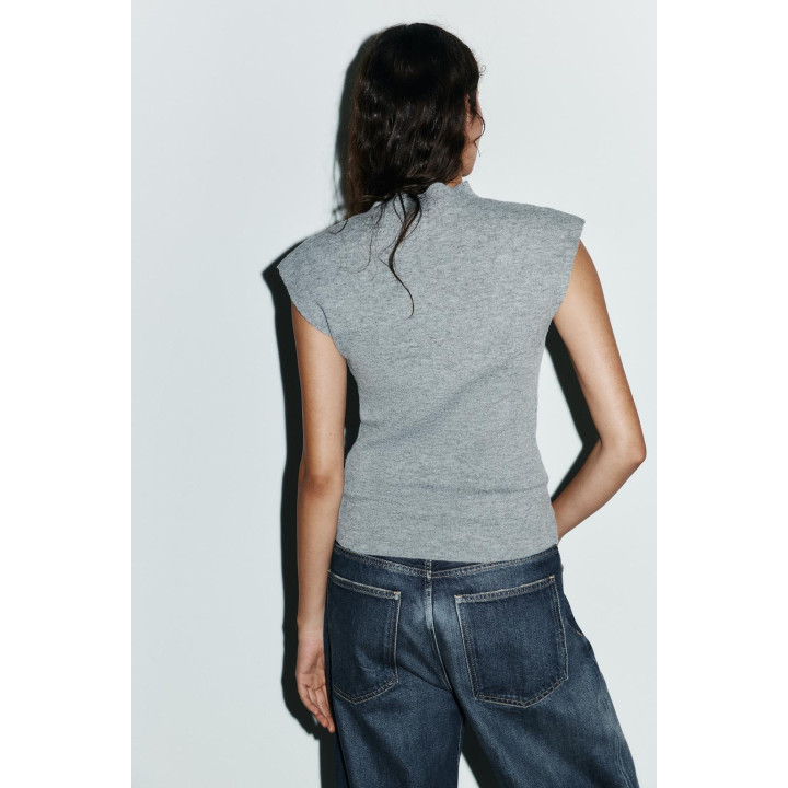 ТОП С ЦВЕТАМИ, РЕЛЬЕФОМ И ОТДЕЛКОЙ ДРАГОЦЕННЫМИ КАМНЯМИ