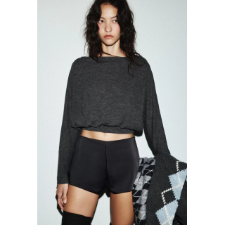 МЯГКИЙ СВИТЕР С ДЛИННЫМИ РУКАВАМИ