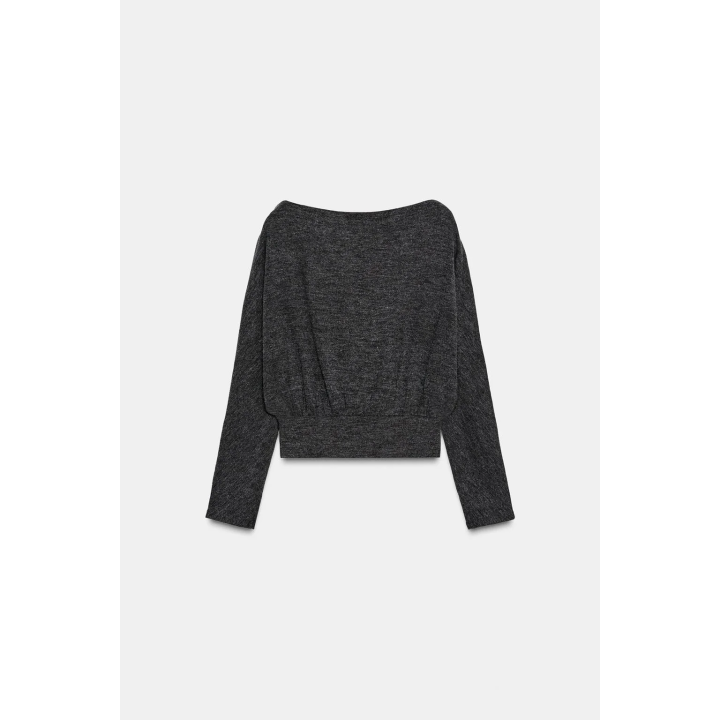 МЯГКИЙ СВИТЕР С ДЛИННЫМИ РУКАВАМИ