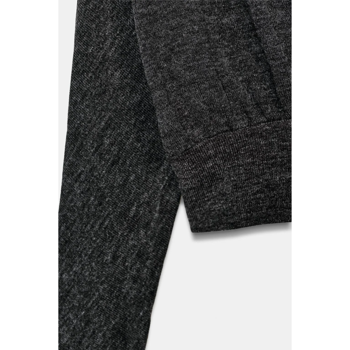 МЯГКИЙ СВИТЕР С ДЛИННЫМИ РУКАВАМИ