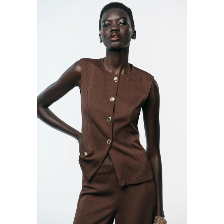 ТОП-ЖИЛЕТ ИЗ САРЖИ С ПУГОВИЦАМИ