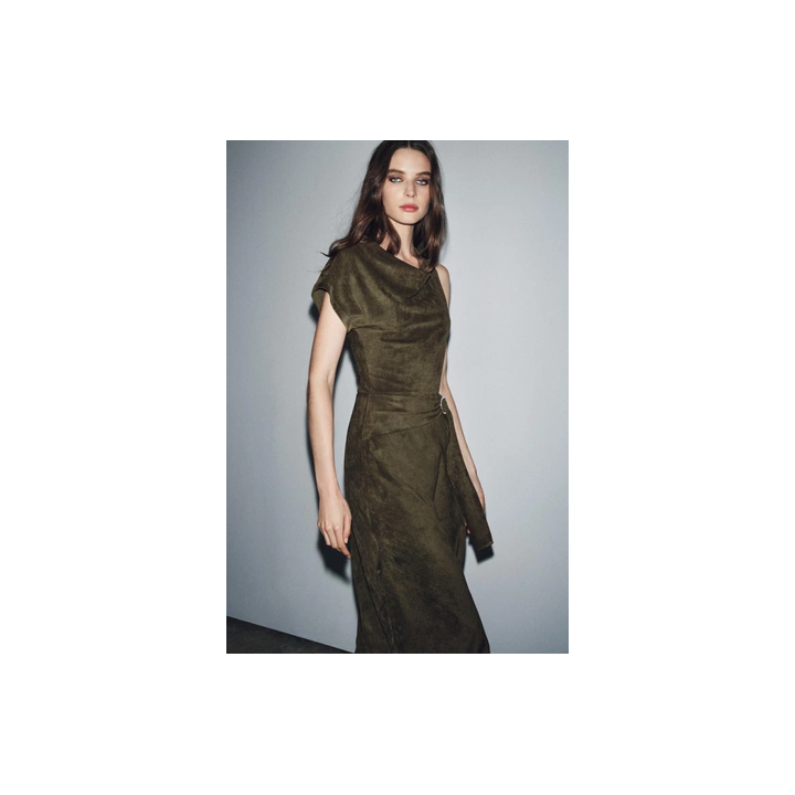 АСИММЕТРИЧНОЕ ПЛАТЬЕ ИЗ ИСКУССТВЕННОЙ ЗАМШИ