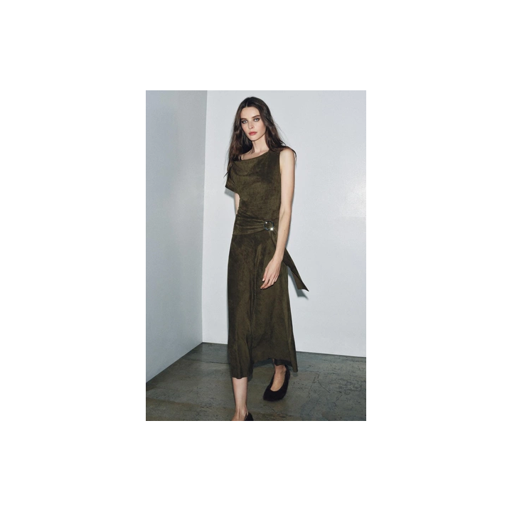 АСИММЕТРИЧНОЕ ПЛАТЬЕ ИЗ ИСКУССТВЕННОЙ ЗАМШИ