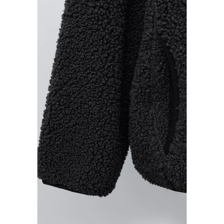 КУРТКА ИЗ ИСКУССТВЕННОЙ ОВЧИНЫ С КАПЮШОНОМ