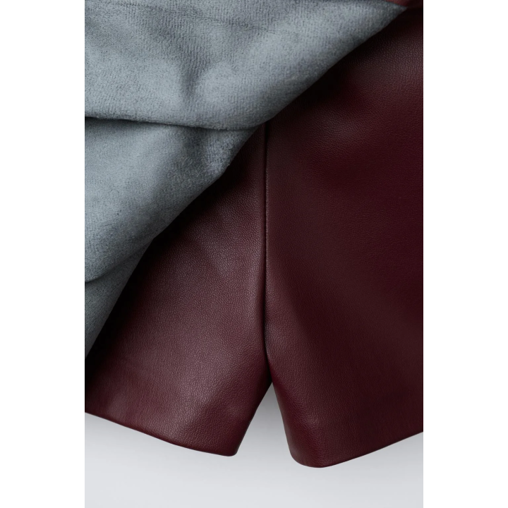 ЮБКА-ШОРТЫ ИЗ ИСКУССТВЕННОЙ КОЖИ СО СКЛАДКАМИ