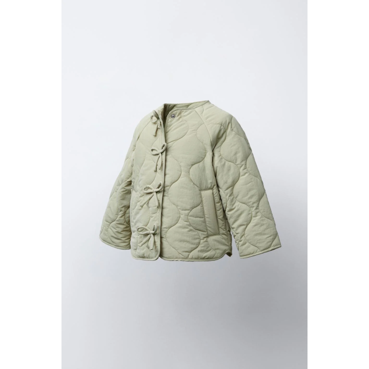 СТЕГАНАЯ КУРТКА С ЛЕНТАМИ