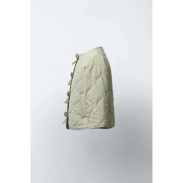 СТЕГАНАЯ КУРТКА С ЛЕНТАМИ