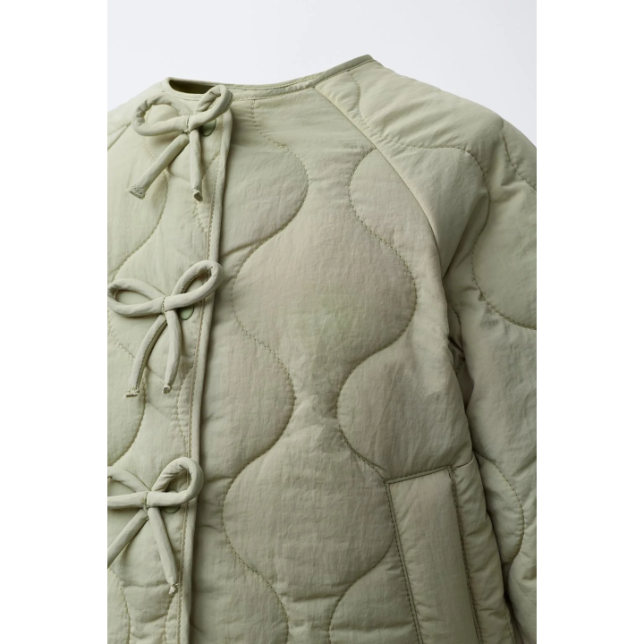 СТЕГАНАЯ КУРТКА С ЛЕНТАМИ