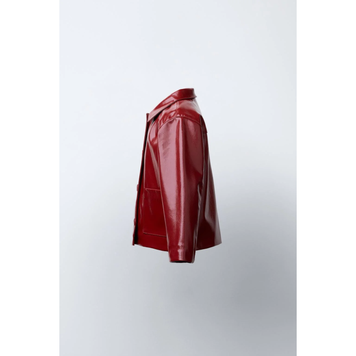 КУРТКА С ЛАКИРОВАННЫМ ЭФФЕКТОМ