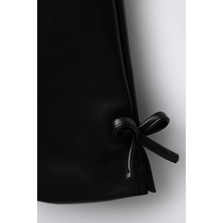 ПРЯМЫЕ БРЮКИ ПОД КОЖУ С ЛЕНТАМИ