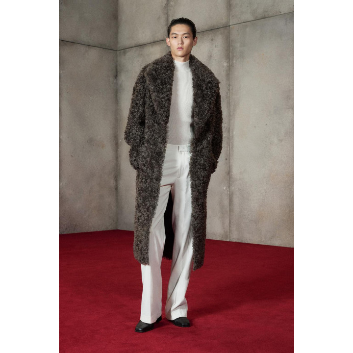 Пальто в кожаном стиле с двусторонним эффектом ludovic de saint sernin x zara