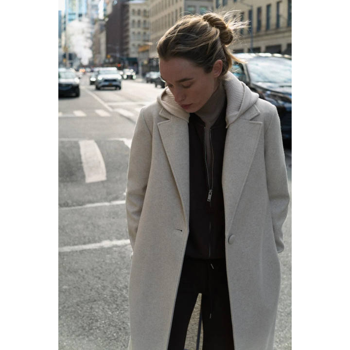 ПАЛЬТО ИЗ МЯГКОЙ ТКАНИ С КАПЮШОНОМ