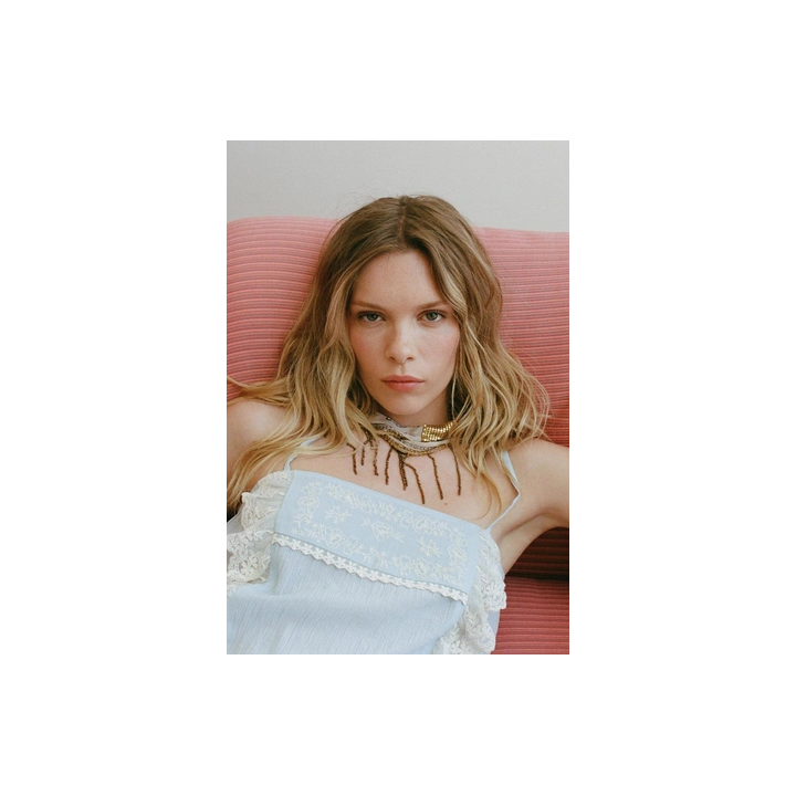 ТОП С ВЫШИВКОЙ НА БРЕТЕЛЯХ