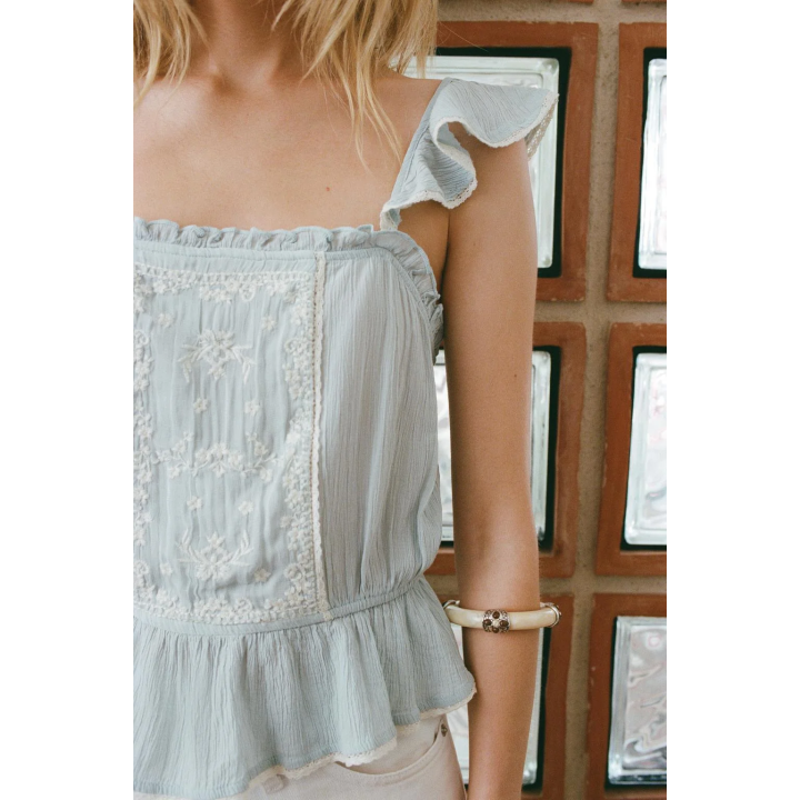 ТОП С ВЫШИВКОЙ И ВОЛАНАМИ